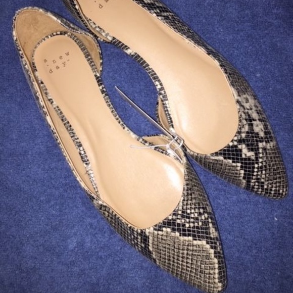 A New Day Shoes - A New Day Reptile style flats.  Size 9.  New
